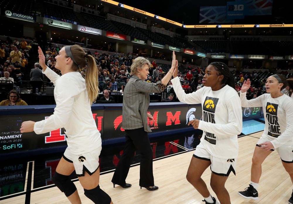 Iowa Hawkeyes head coach Lisa Bluder against Ohio State in the quarterfinals of the Big Ten Basketball Tournament Friday, March 6, 2020 at Bankers Life Fieldhouse in Indianapolis. (Brian Ray/hawkeyesports.com)