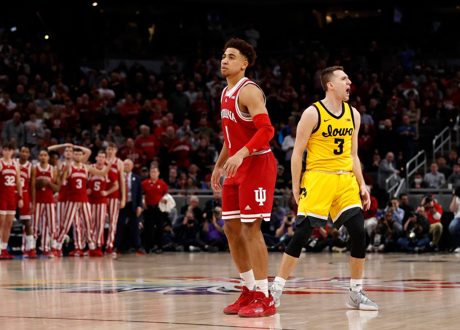 Iowa's Jordan Bohannon sinks IU basketball with buzzer-beater, Twitter  reacts