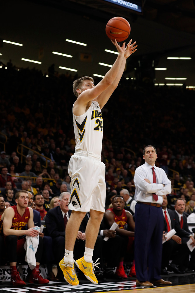 Iowa Hawkeyes guard Brady Ellingson (24)