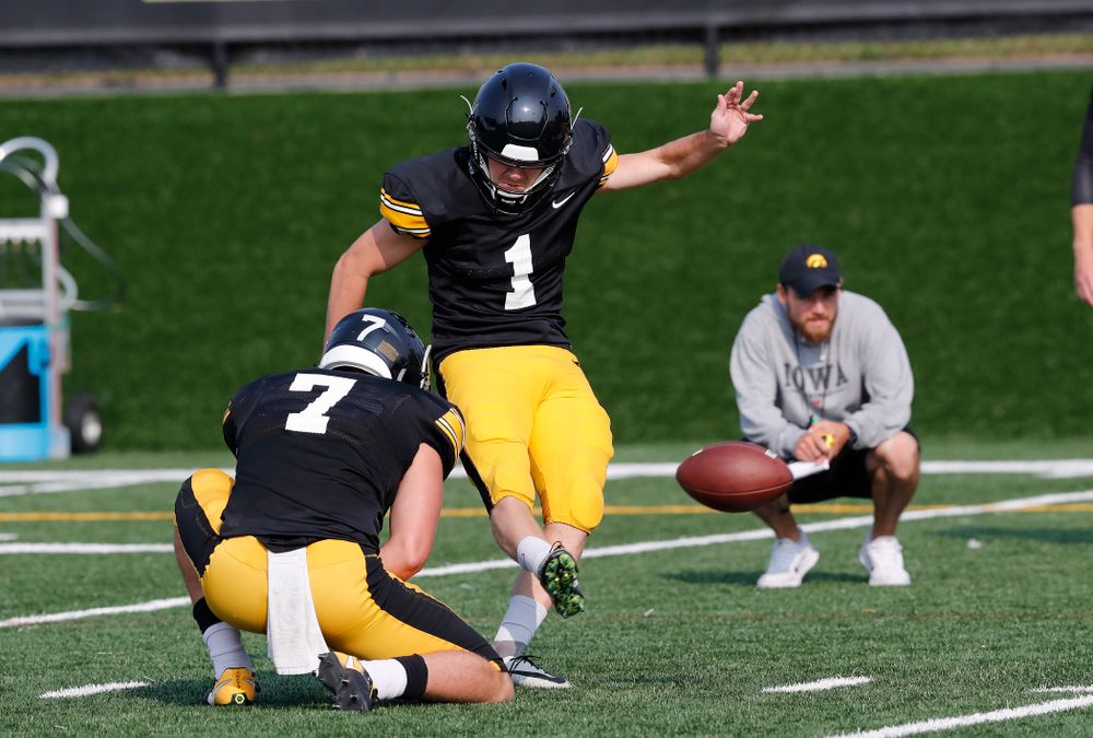 Iowa Hawkeyes place kicker Keith Duncan (1) during camp practice No. 16 Tuesday, August 21, 2018 at the Hansen Football Performance Center. (Brian Ray/hawkeyesports.com)