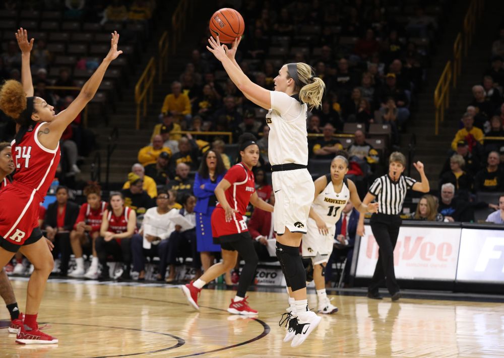 Iowa Hawkeyes guard Makenzie Meyer (3) against the Rutgers Scarlet Knights Wednesday, January 23, 2019 at Carver-Hawkeye Arena. (Brian Ray/hawkeyesports.com)