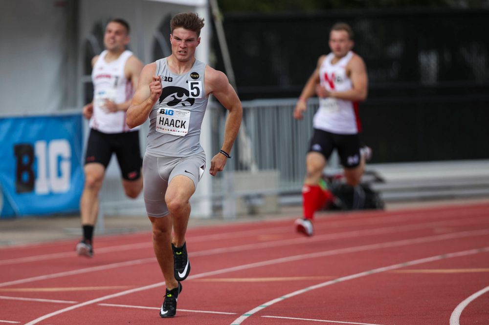 Iowa's Peyton Haack runs the men's 400-meter dash at the Big Ten Outdoor Track and Field Championships at Francis X. Cretzmeyer Track on Friday, May 10, 2019. (Lily Smith/hawkeyesports.com)