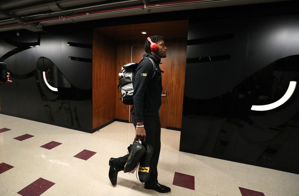 Iowa Hawkeyes forward Tyler Cook (25) arrives for their game against the Michigan Wolverines in the 2019 Big Ten Men's Basketball Tournament Friday, March 15, 2019 at the United Center in Chicago. (Brian Ray/hawkeyesports.com)