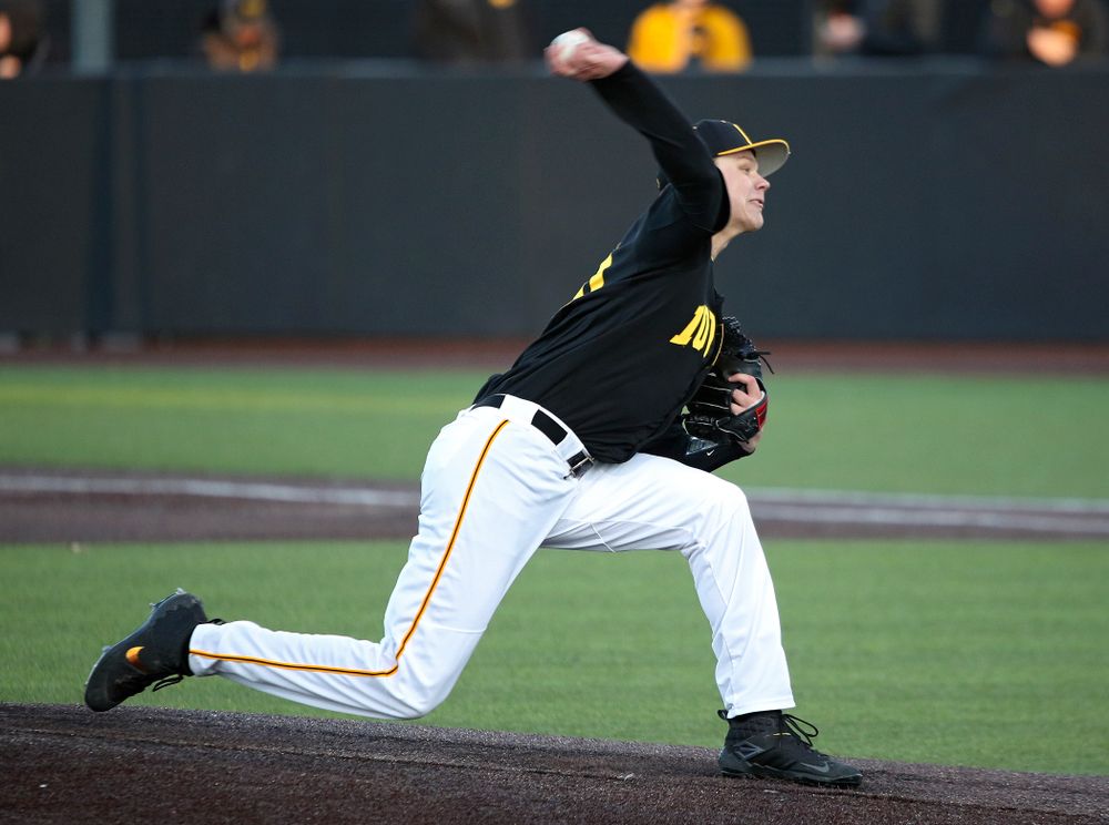 Iowa pitcher Jack Guzek (40) delivers to the plate during the fifth inning of their game at Duane Banks Field in Iowa City on Tuesday, March 3, 2020. (Stephen Mally/hawkeyesports.com)