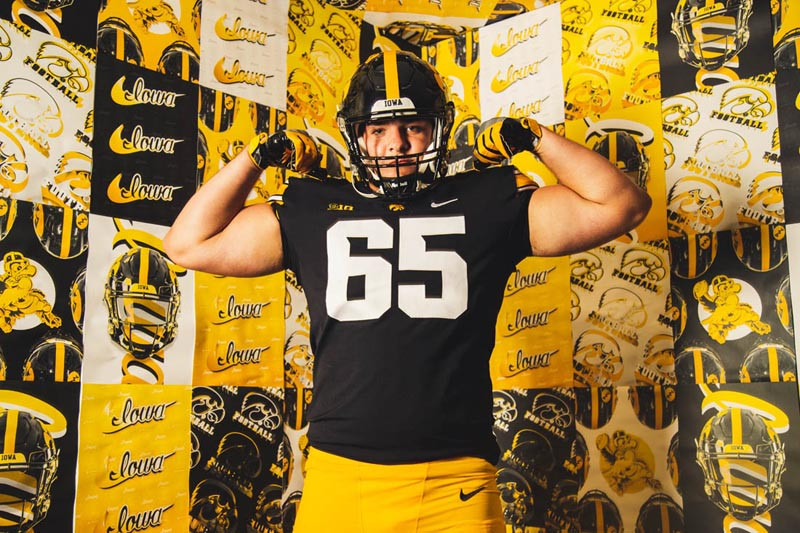 Swarm23 Leighton Jones University of Iowa Athletics