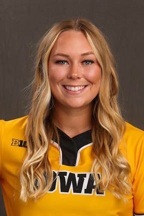 Denali Loecker - Softball - University of Iowa Athletics