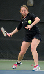 McCulloch Leads Hawkeyes at ITA Regionals