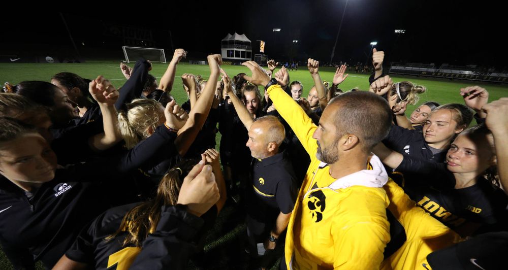 Iowa Hawkeyes head coach Dave DiIanni breaks it down with his team following their  2-1 victory over the Iowa State Cyclones Thursday, August 29, 2019 in the Iowa Corn Cy-Hawk series at the Iowa Soccer Complex. (Brian Ray/hawkeyesports.com)
