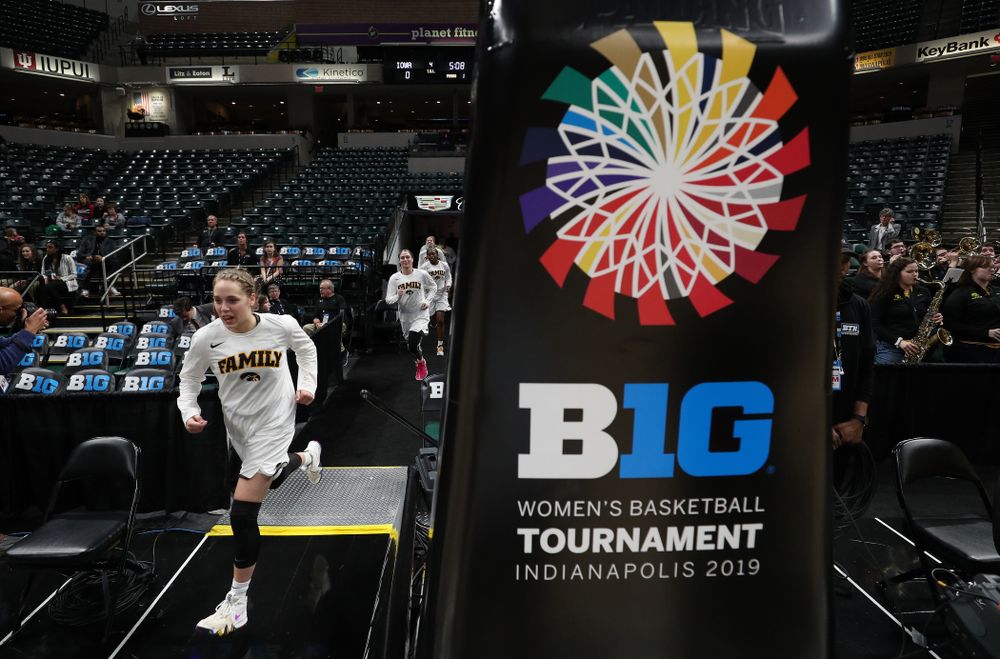 Iowa Hawkeyes guard Kathleen Doyle (22) against the Indiana Hoosiers in the quarterfinals of the Big Ten Tournament Friday, March 8, 2019 at Bankers Life Fieldhouse in Indianapolis, Ind. (Brian Ray/hawkeyesports.com)