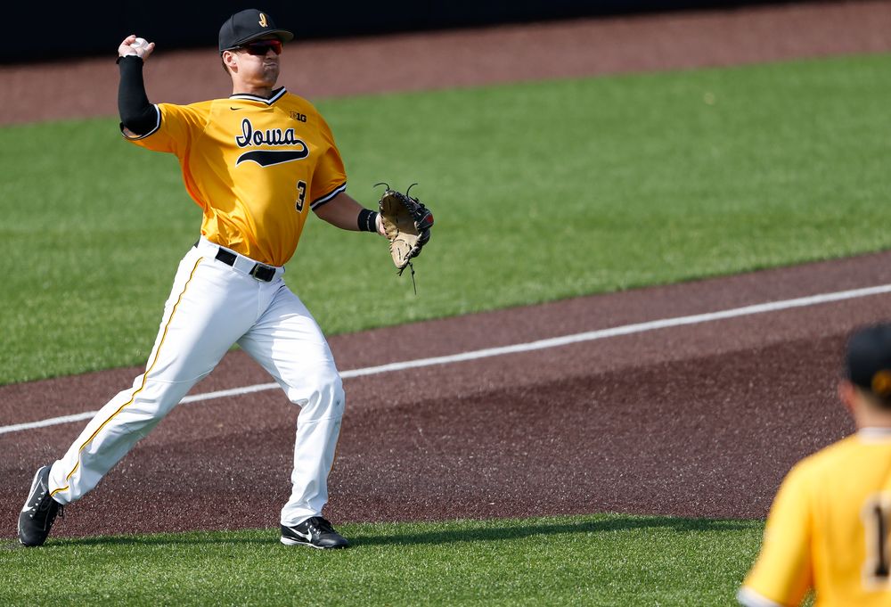Iowa Hawkeyes infielder Matt Hoeg (3) throws to second base during a game against Evansville at Duane Banks Field on March 18, 2018. (Tork Mason/hawkeyesports.com)