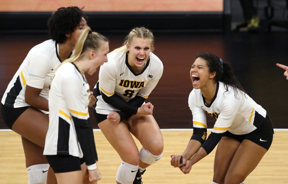 Iowa Hawkeyes right side hitter Reghan Coyle (8) against the Northwestern Wildcats Wednesday, October 24, 2018 at Carver-Hawkeye Arena. (Brian Ray/hawkeyesports.com)