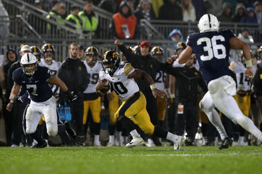 Iowa Hawkeyes running back Mekhi Sargent (10) against the Penn State Nittany Lions Saturday, October 27, 2018 at Beaver Stadium in University Park, Pa. (Brian Ray/hawkeyesports.com)