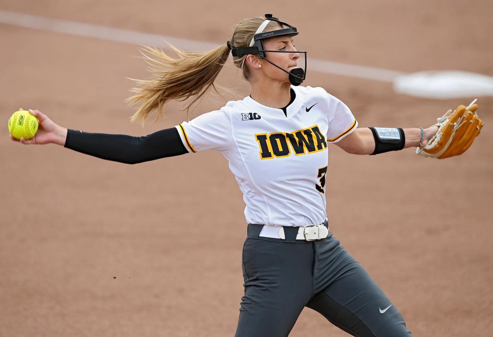 Iowa Hawkeyes Allison Doocy (3) delivers to the plate during the first inning of their Big Ten Conference softball game at Pearl Field in Iowa City on Friday, Mar. 29, 2019. (Stephen Mally/hawkeyesports.com)