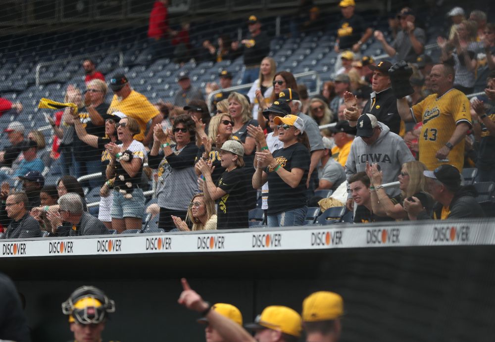 Fans cheer on the Iowa Hawkeyes against the Nebraska Cornhuskers in the first round of the Big Ten Baseball Tournament Friday, May 24, 2019 at TD Ameritrade Park in Omaha, Neb. (Brian Ray/hawkeyesports.com)
