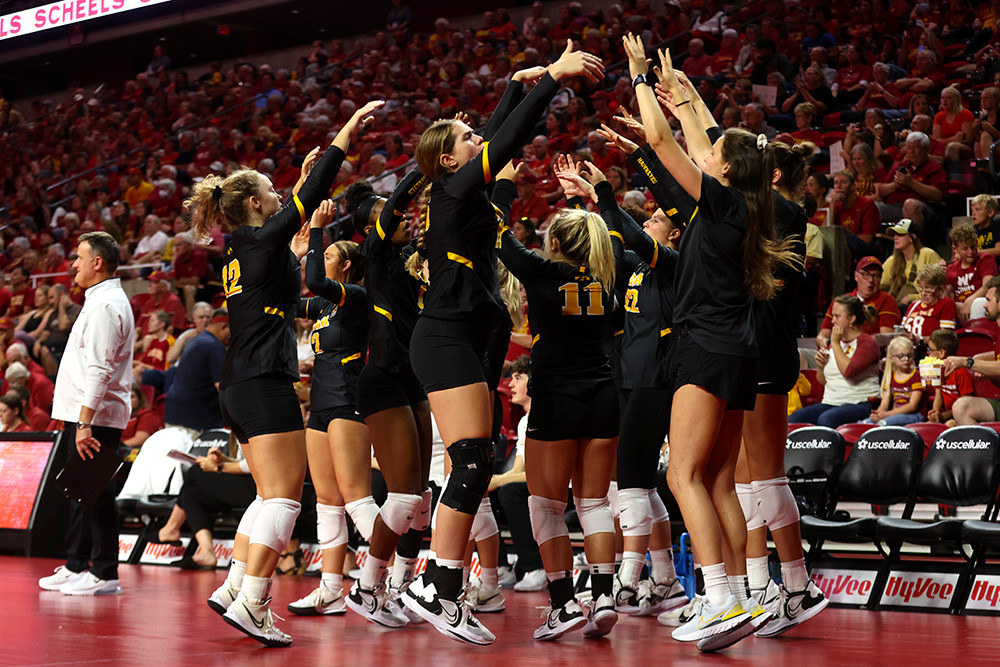 VB Notebook: at Hawkeye Invitational - Iowa Hawkeyes Athletics ...