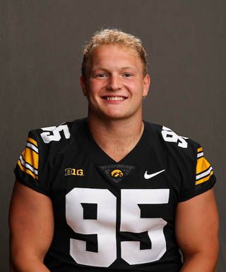 Aaron Graves - Football - University of Iowa Athletics