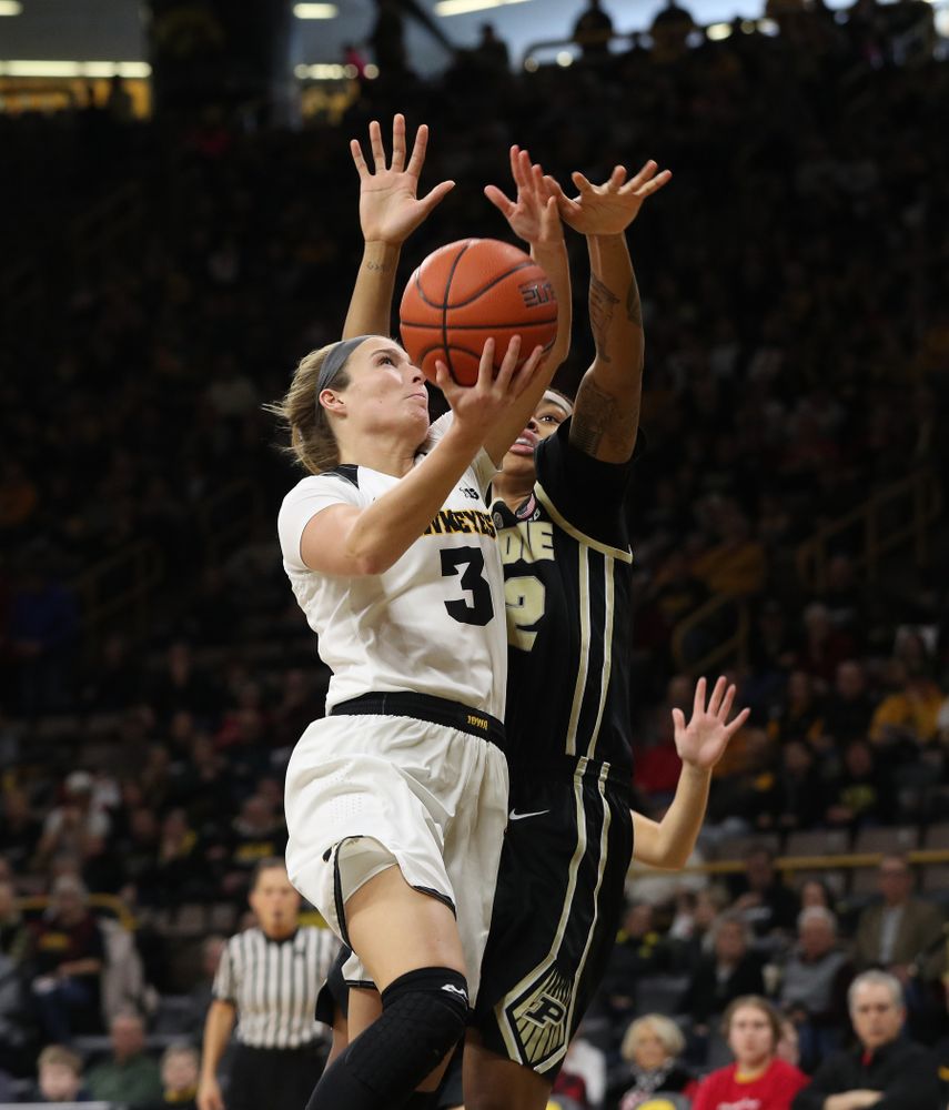 Iowa Hawkeyes guard Makenzie Meyer (3) against the Purdue Boilermakers Sunday, January 27, 2019 at Carver-Hawkeye Arena. (Brian Ray/hawkeyesports.com)