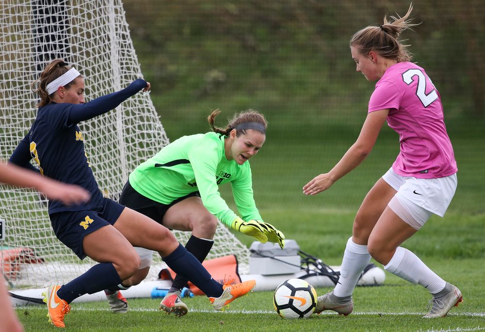 Iowa Hawkeyes goalkeeper Claire Graves (1) makes a save during a game against Michigan at the Iowa Soccer Complex on October 14, 2018. (Tork Mason/hawkeyesports.com)