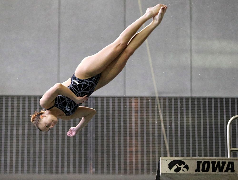 Iowa’s Samantha Tamborski competes in the women’s platform diving preliminary event during the 2020 Women’s Big Ten Swimming and Diving Championships at the Campus Recreation and Wellness Center in Iowa City on Saturday, February 22, 2020. (Stephen Mally/hawkeyesports.com)