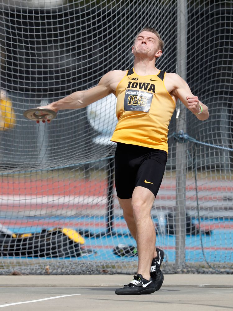 Iowa's William Dougherty competes in the discus during the 2018 MUSCO Twilight Invitational  Thursday, April 12, 2018 at the Cretzmeyer Track. (Brian Ray/hawkeyesports.com)