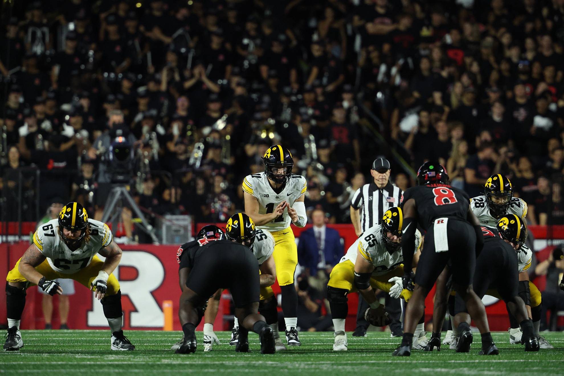 Hawkeyes Battle Past Scarlet Knights, 38-28 - Iowa Hawkeyes Athletics ...