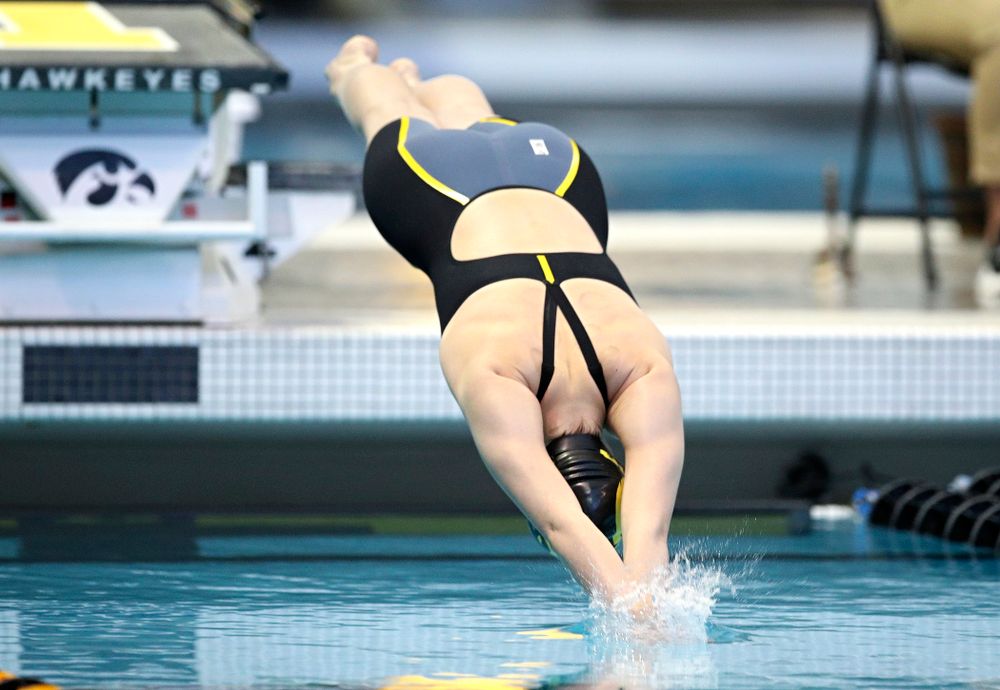 Iowa’s Taylor Hartley swims the women’s 500 yard freestyle preliminary event during the 2020 Women’s Big Ten Swimming and Diving Championships at the Campus Recreation and Wellness Center in Iowa City on Thursday, February 20, 2020. (Stephen Mally/hawkeyesports.com)