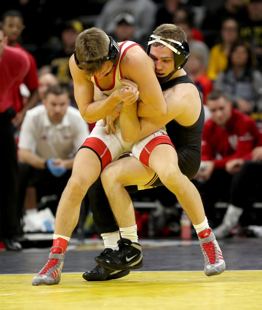 Iowa’s Spencer Lee wrestles Nebraska’s Alex Thomsen at 125 pounds Saturday, January 18, 2020 at Carver-Hawkeye Arena. Lee won the match with an 18-0 technical fall. (Brian Ray/hawkeyesports.com)