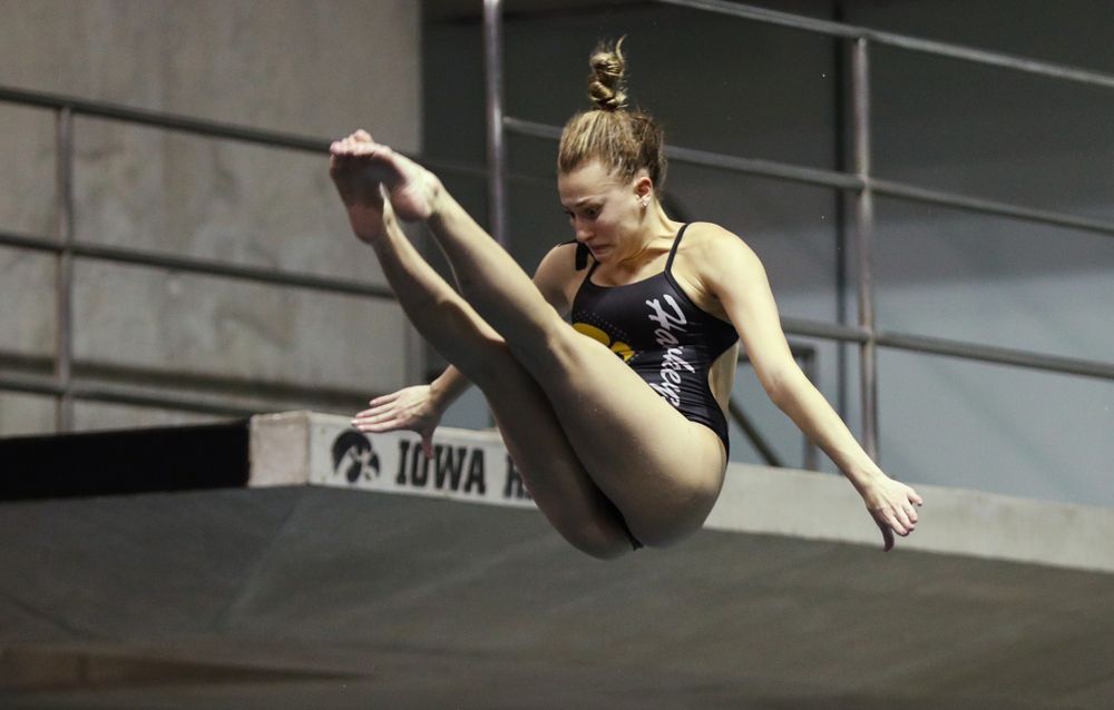 Iowa's Samantha Tamborski competes on the 1-meter springboard against the Iowa State Cyclones in the Iowa Corn Cy-Hawk Series Friday, December 7, 2018 at at the Campus Recreation and Wellness Center. (Brian Ray/hawkeyesports.com)
