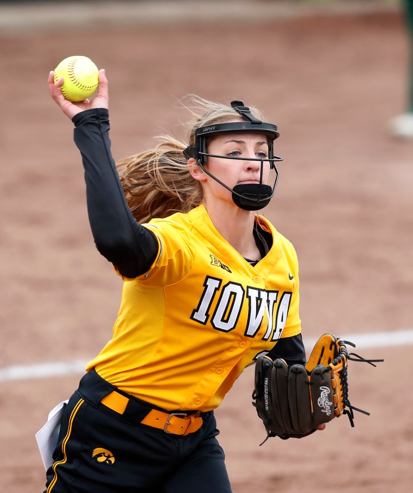 Iowa Hawkeyes starting pitcher/relief pitcher Allison Doocy (3) against UW Green Bay Tuesday, March 27, 2018 at Bob Pearl Field. (Brian Ray/hawkeyesports.com)