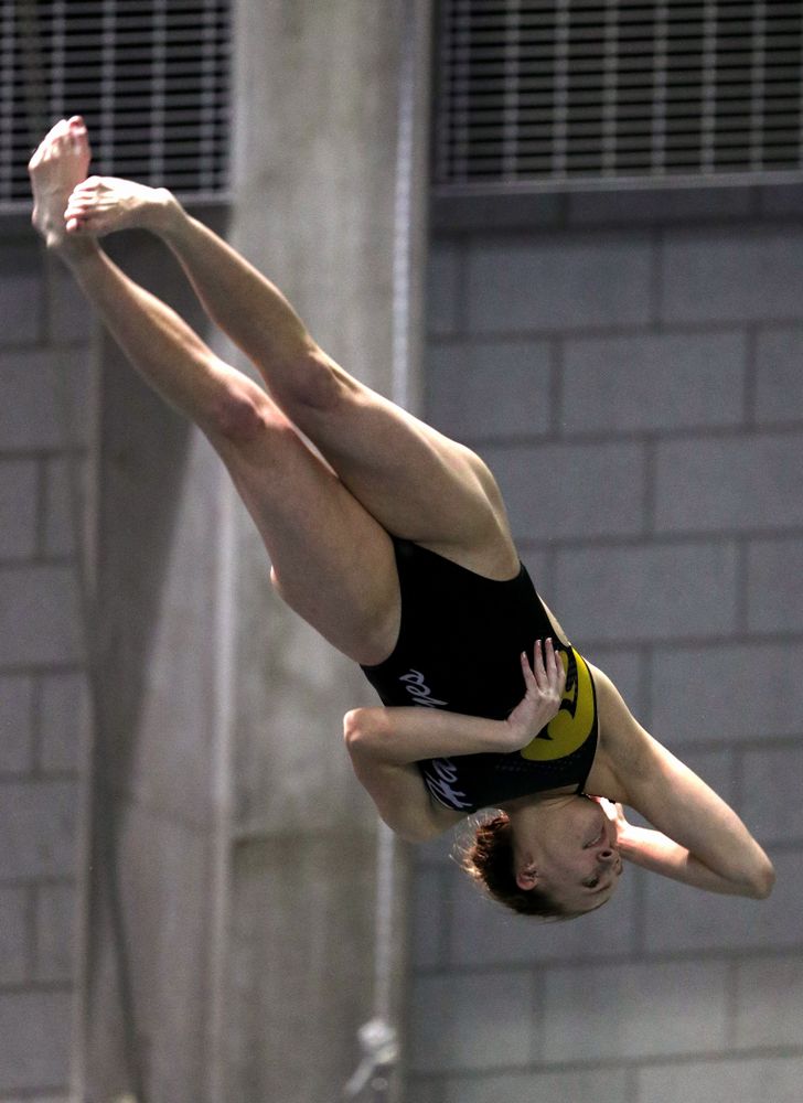 Iowa's Samantha Tamborski competes on the 3-meter springboard against the Iowa State Cyclones in the Iowa Corn Cy-Hawk Series Friday, December 7, 2018 at at the Campus Recreation and Wellness Center. (Brian Ray/hawkeyesports.com)