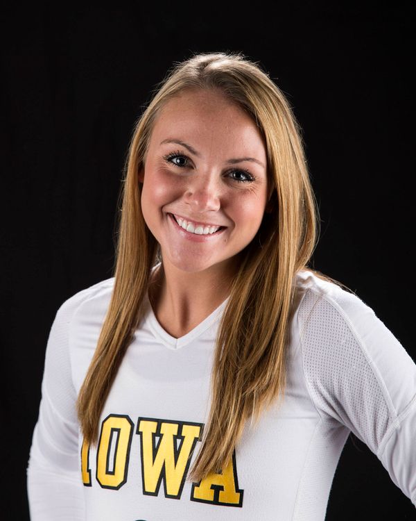 Kari Mueller - Volleyball - University of Iowa Athletics