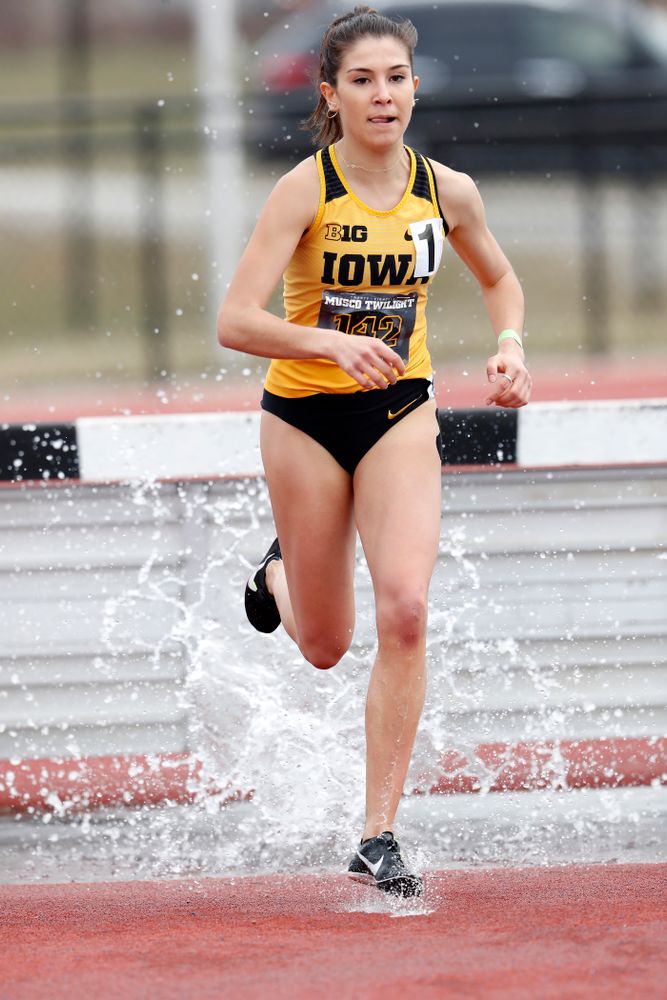 Iowa's Marta Bote Gonzalez runs the 3000 meter steeplechase during the 2018 MUSCO Twilight Invitational  Thursday, April 12, 2018 at the Cretzmeyer Track. (Brian Ray/hawkeyesports.com)