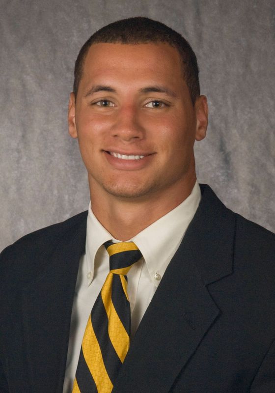 Jacob Hillyer - Football - University of Iowa Athletics