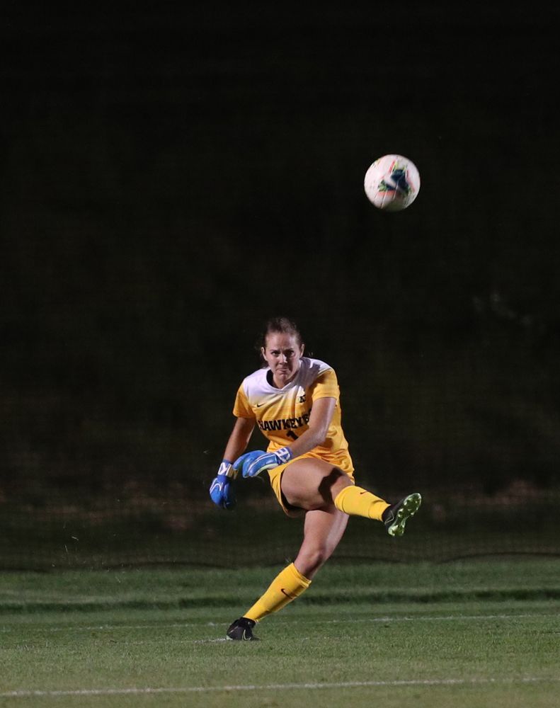Iowa Hawkeyes goalkeeper Claire Graves (1) during a 2-1 victory over the Iowa State Cyclones Thursday, August 29, 2019 in the Iowa Corn Cy-Hawk series at the Iowa Soccer Complex. (Brian Ray/hawkeyesports.com)