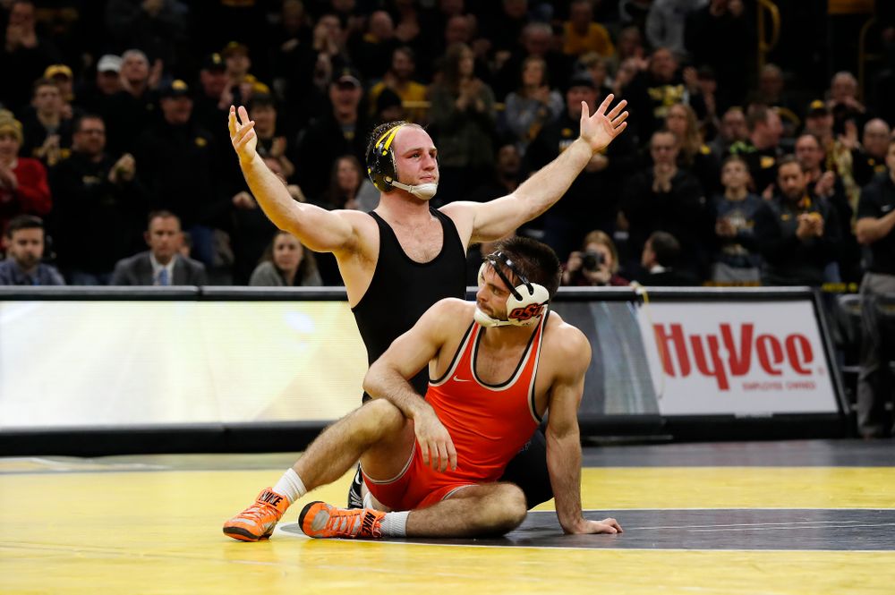 Iowa's Alex Marinelli defeats Oklahoma State's Chandler Rogers at 174 pounds Rogers at 174 pounds 