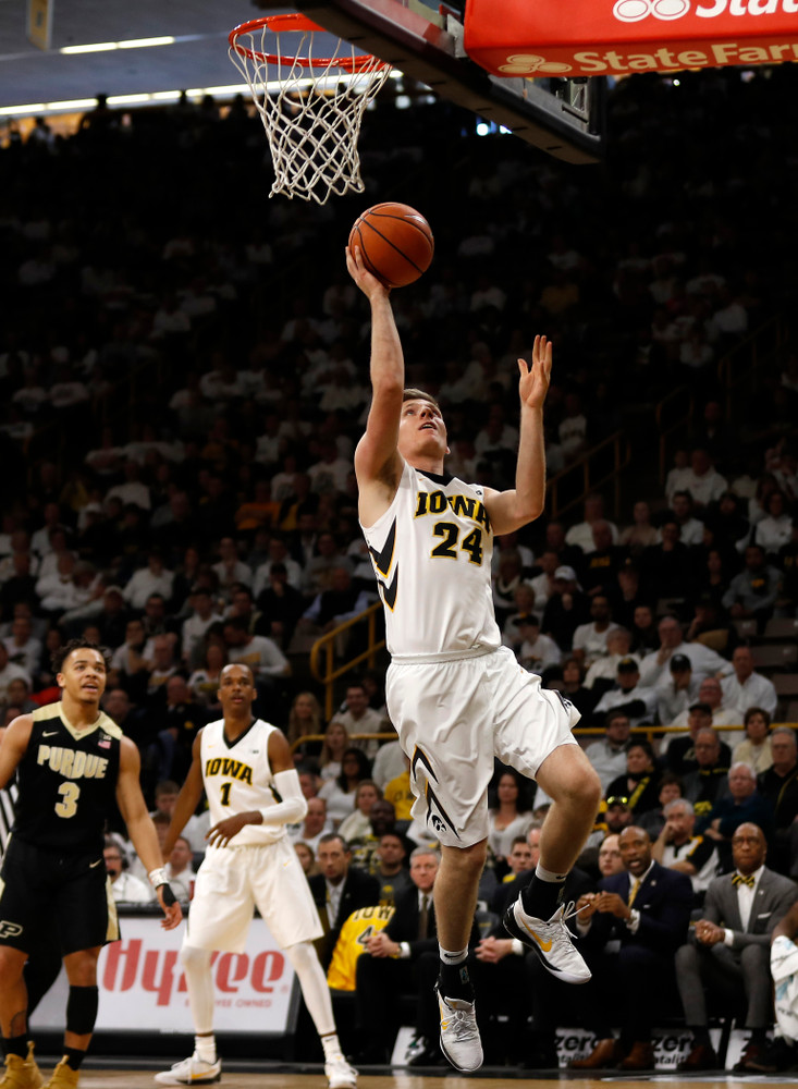 Iowa Hawkeyes guard Brady Ellingson (24) 