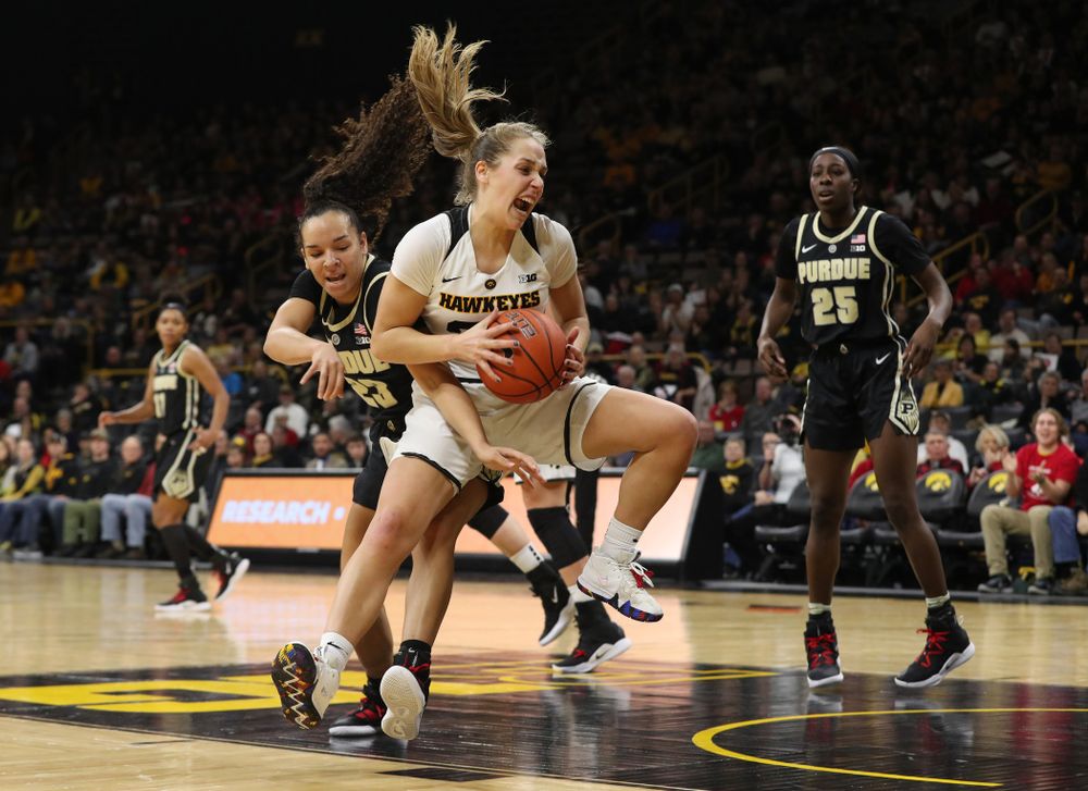 Iowa Hawkeyes guard Kathleen Doyle (22) against the Purdue Boilermakers Sunday, January 27, 2019 at Carver-Hawkeye Arena. (Brian Ray/hawkeyesports.com)