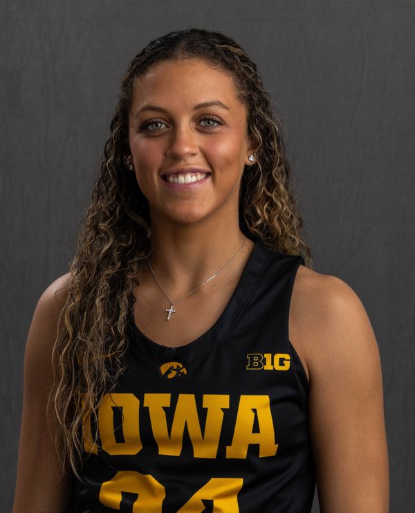 Gabbie Marshall - Women's Basketball - University of Iowa Athletics