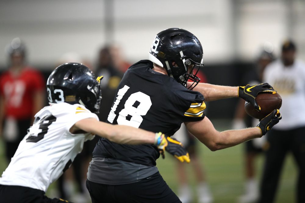 Iowa Hawkeyes tight end Drew Cook (18) during preparation for the 2019 Outback Bowl Tuesday, December 18, 2018 at the Hansen Football Performance Center. (Brian Ray/hawkeyesports.com)
