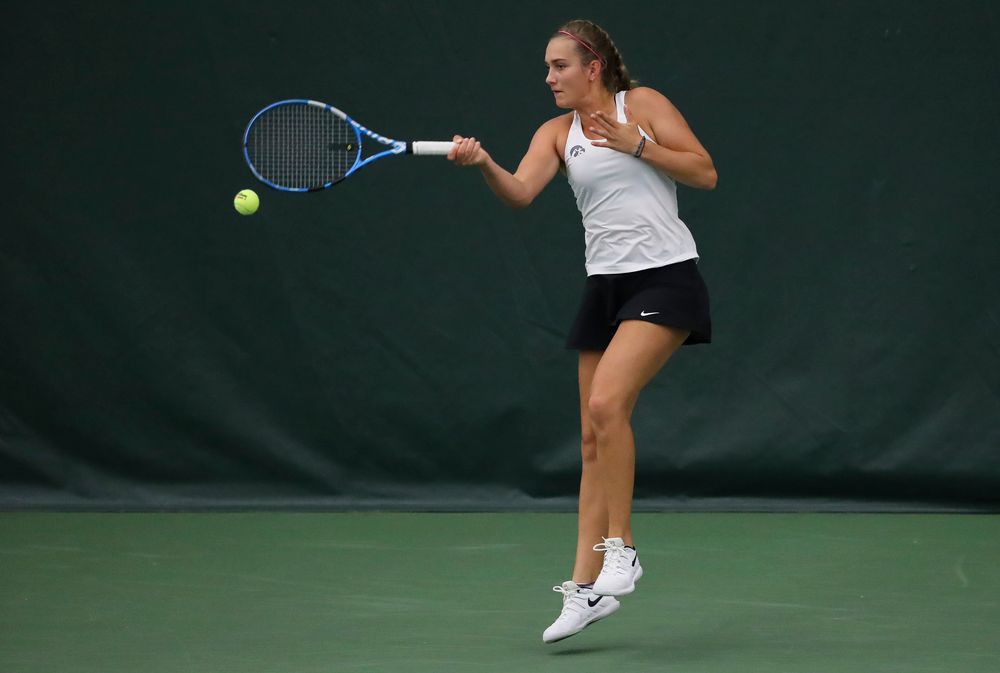 Ashleigh Jacobs returns a shot in a doubles match during the second day of the ITA Central Regional Championships at the Hawkeye Tennis and Recreation Complex on October 13, 2018. (Tork Mason/hawkeyesports.com)