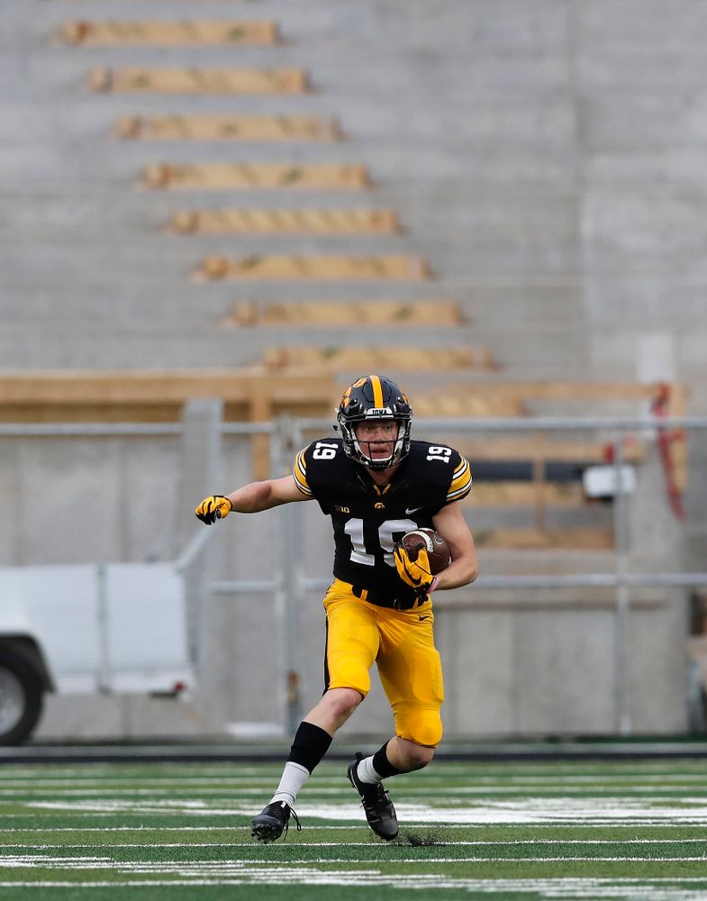 Iowa Hawkeyes wide receiver Max Cooper (19) during the final spring practice Friday, April 20, 2018 at Kinnick Stadium. (Brian Ray/hawkeyesports.com)