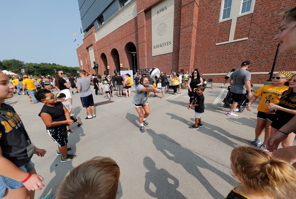The Iowa Volleyball Team during Kids Day Saturday, August 11, 2018 at Kinnick Stadium. (Brian Ray/hawkeyesports.com)