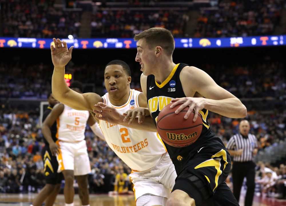 Iowa Hawkeyes guard Joe Wieskamp (10) against the Tennessee Volunteers in the second round of the 2019 NCAA Men's Basketball Tournament Sunday, March 24, 2019 at Nationwide Arena in Columbus, Ohio. (Brian Ray/hawkeyesports.com)