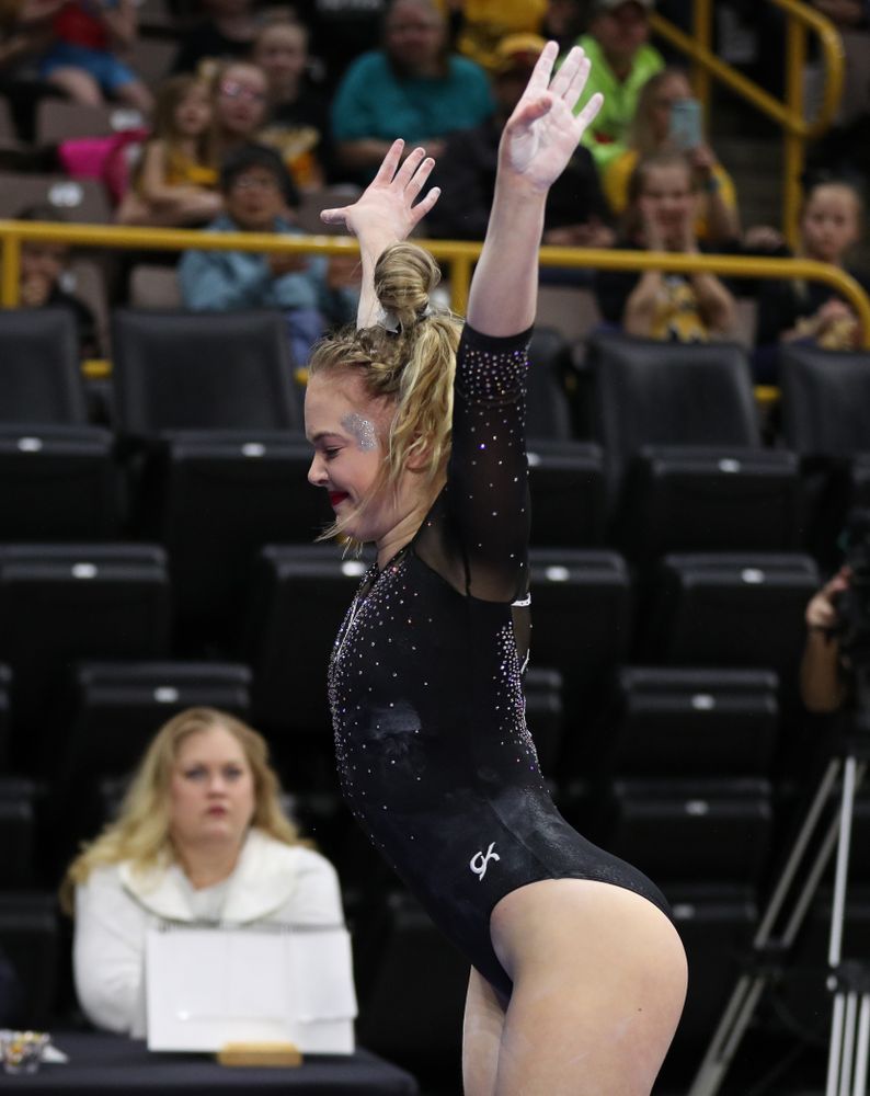 Iowa's Charlotte Sullivan competes on the vault against Illinois Saturday, February 16, 2019 at Carver-Hawkeye Arena. (Brian Ray/hawkeyesports.com)