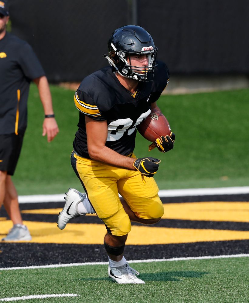 Iowa Hawkeyes wide receiver Nico Ragaini (89) during camp practice No. 16 Tuesday, August 21, 2018 at the Hansen Football Performance Center. (Brian Ray/hawkeyesports.com)