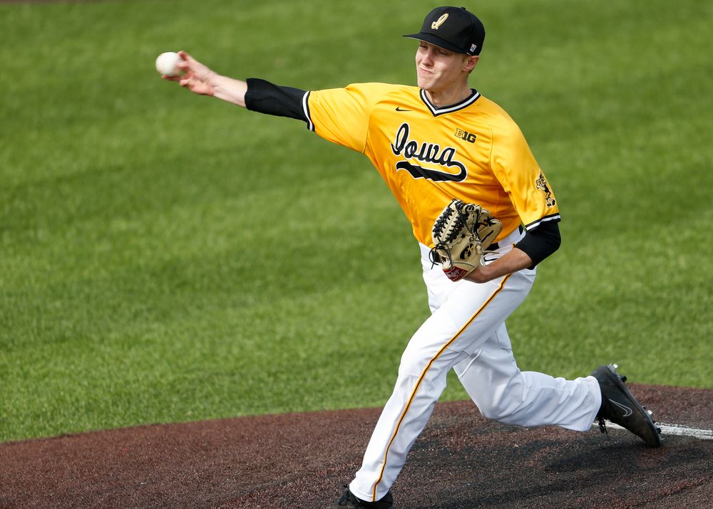 Iowa Hawkeyes pitcher Zach Daniels (2) pitches during a game against Evansville at Duane Banks Field on March 18, 2018. (Tork Mason/hawkeyesports.com)