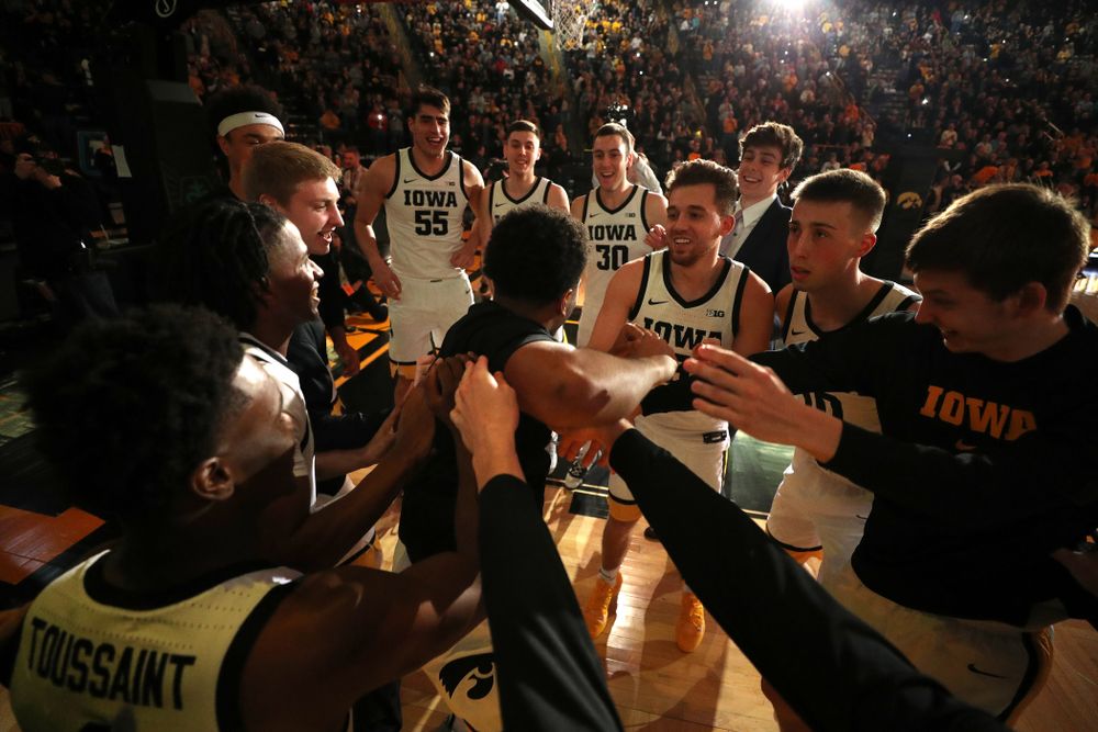 The Iowa Hawkeyes get pumped up before their game against the Minnesota Golden Gophers Monday, December 9, 2019 at Carver-Hawkeye Arena. (Brian Ray/hawkeyesports.com)