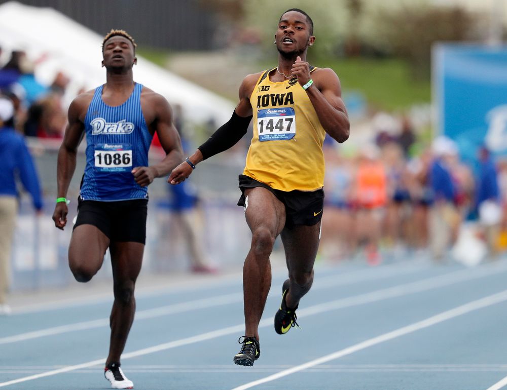 Iowa's Antonio Woodard runs the men's 200 meter dash event during the second day of the Drake Relays at Drake Stadium in Des Moines on Friday, Apr. 26, 2019. (Stephen Mally/hawkeyesports.com)