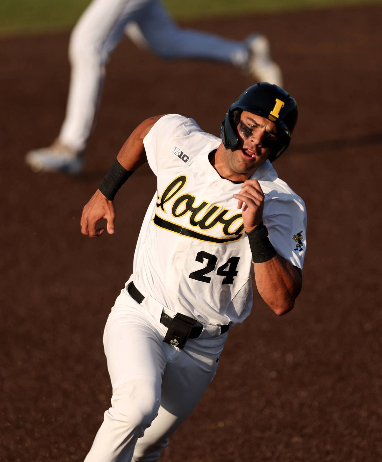 Photos: Iowa Baseball vs North Carolina NCAA Regional Game #1 – University  of Iowa Athletics