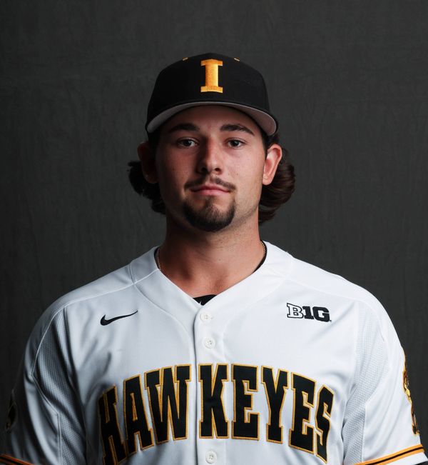Zach Voelker - Baseball - University of Iowa Athletics